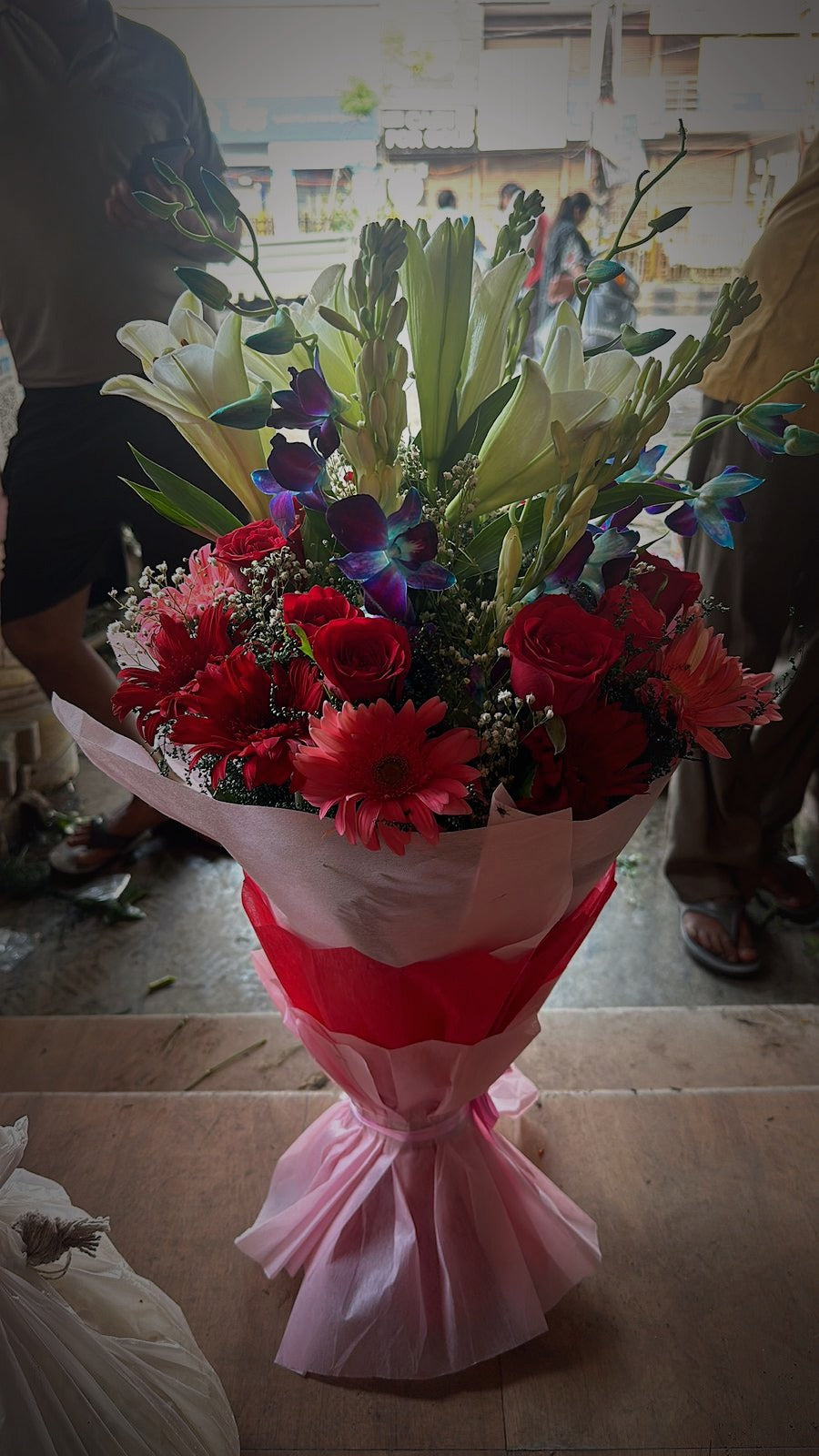 Florzo Vase Arrangement