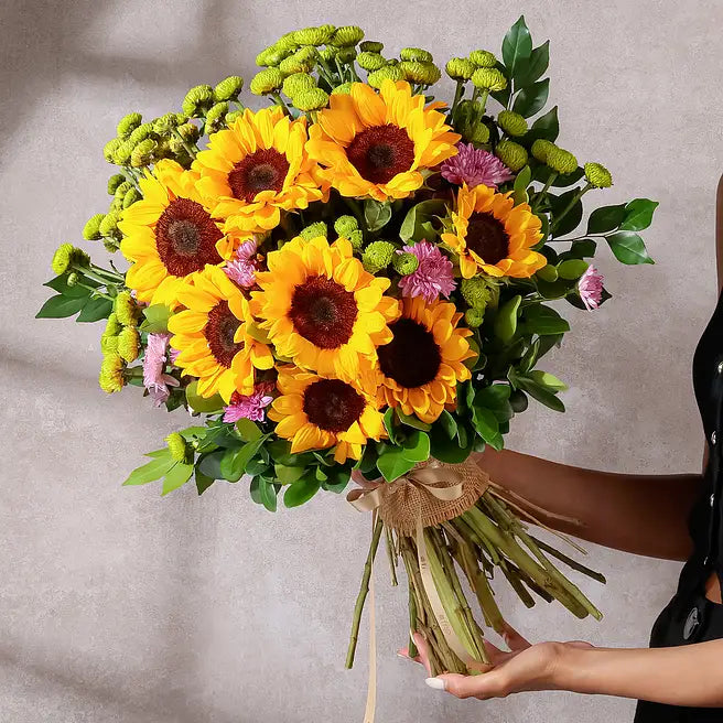 Florzo hand-tied bouquet collection